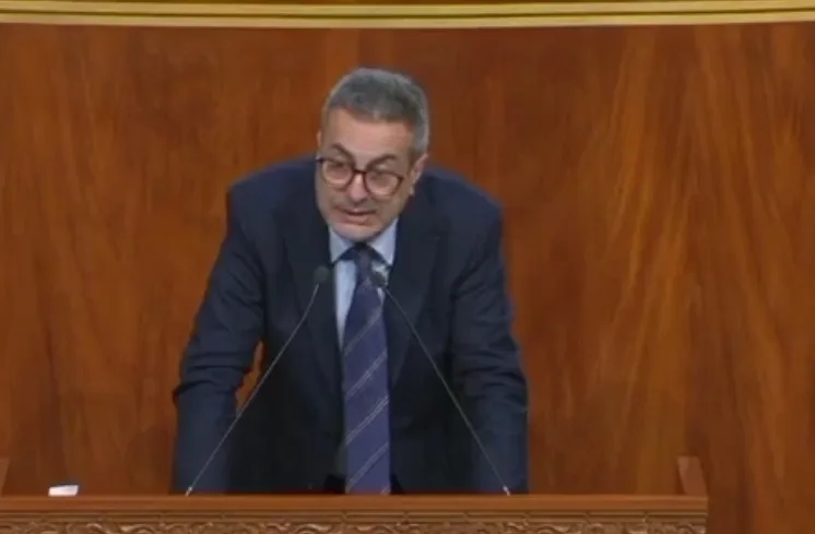 فيديو :    البرلماني الحسيمي نبيل اليزيدي يحرج رئيس الحكومة أخنوش بأسئلة عن الواقع المغربي المرير