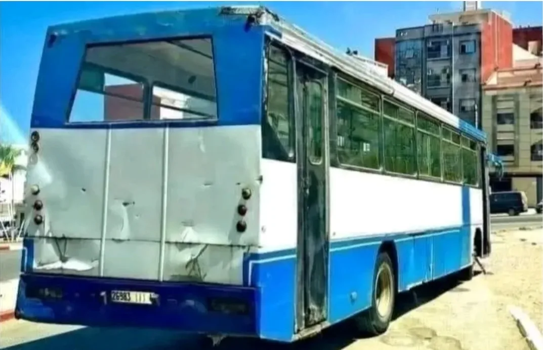 تتجول في 5 جماعات بالإقليم … حافلات النقل الحضري بالحسيمة تعمل خارج القانون ودون تأمين