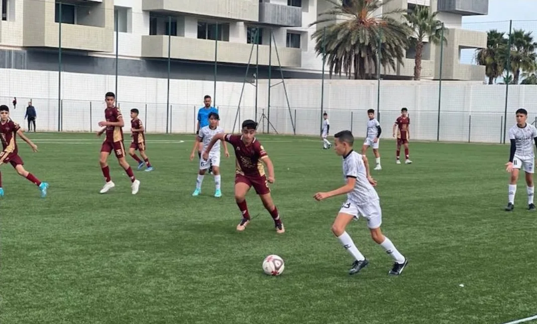 الناظور والرياضة …  “فلُوسْ اللبن دَّاهُمْ زعْطُـوطْ” !