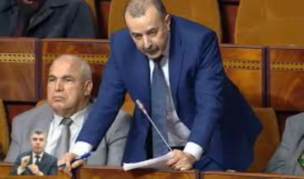 البرلماني عبد الحق أمغار يسأل وزير الفلاحة عن أسباب تأخر إنجاز طريق بدوار حندون بالنكور