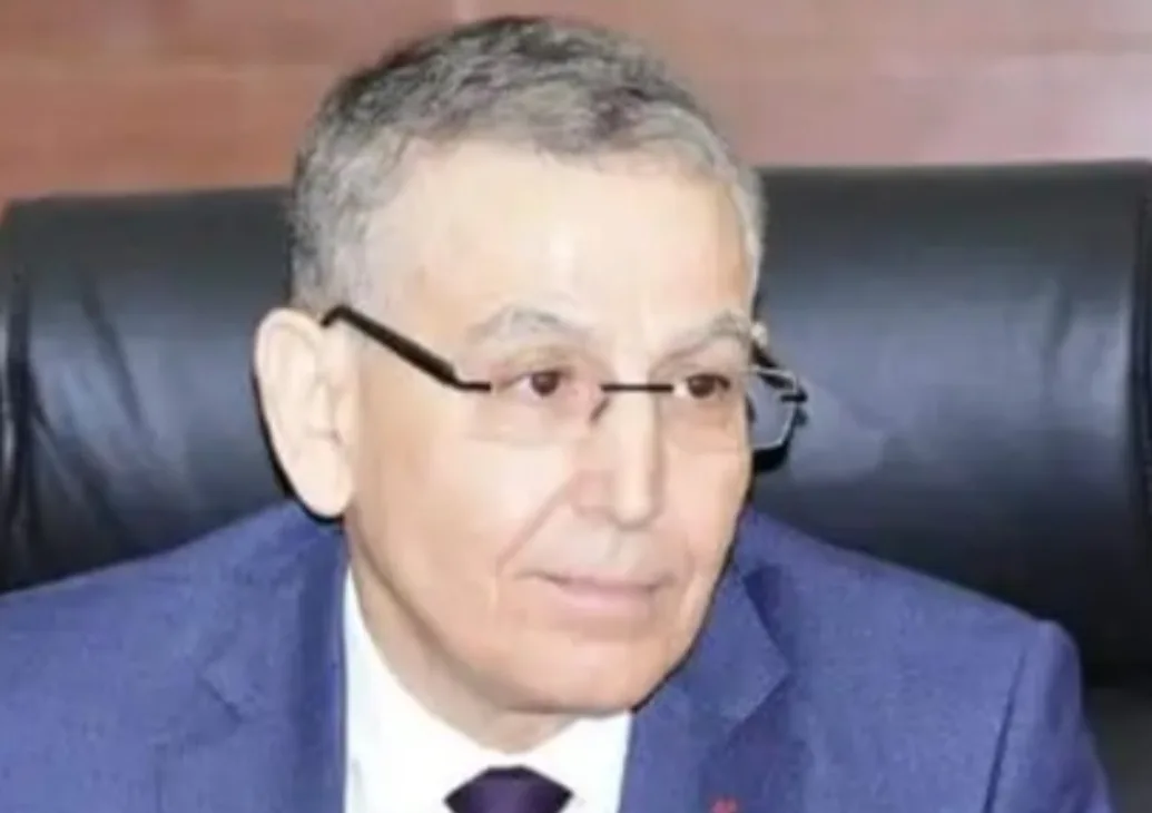 الوالي لهبيل عامل عمالة وجدة أنجاد يلزم الموظفين بترك سيارات الدولة في مرآب الولاية