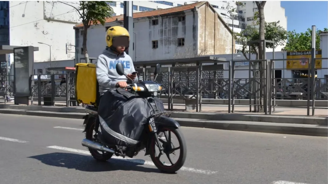 محكمة الاستئناف بطنجة تدين عامل توصيل بثلاث سنوات سجناً لمساعدته في فرار متهم بعد حادث سير خطير