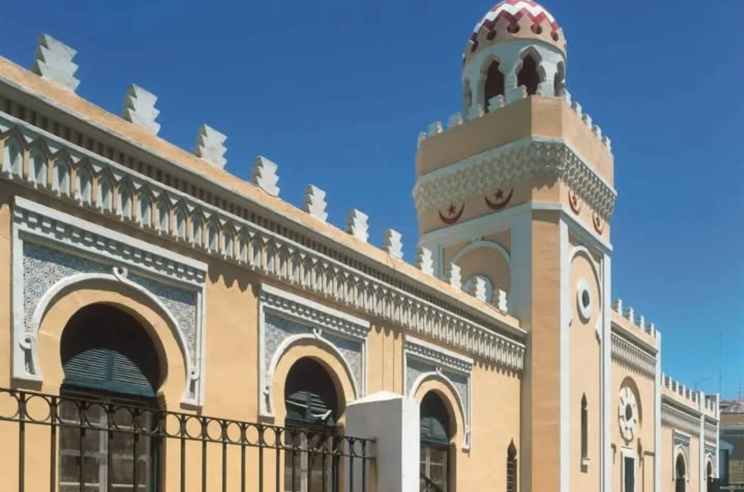 تجديد المسجد المركزي في مليلية المحتلة … إصلاحات عمرانية أم محاولة لمسح الهوية المغربية !؟