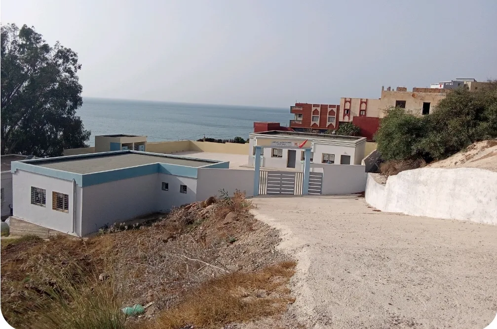 عشرات التلاميذ بدوار الساحل بجماعة أتروكوت بالدريوش بدون مدرسة بسبب غياب النقل المدرسي