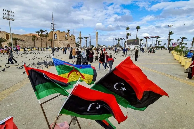 إهانة العلم الأمازيغي في ليبيا تثير غضب نشطاء الحركة الأمازيغية