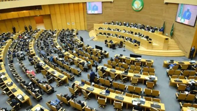 إشادة دولية بدور المغرب في تعزيز الحوار والاستقرار بإفريقيا