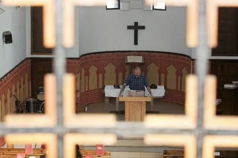 سكان أومليل بالدار البيضاء يطالبون بوقف تحويل المحلات إلى كنائس غير مرخصة