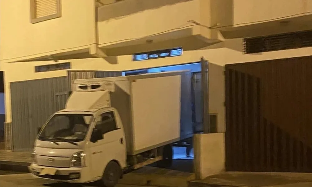 عامل سيدي إفني يدخل على خط فضيحة استغلال سيارة المصلحة العامة من طرف الوزير مصطفى بايتاس لغرض إنتخابي