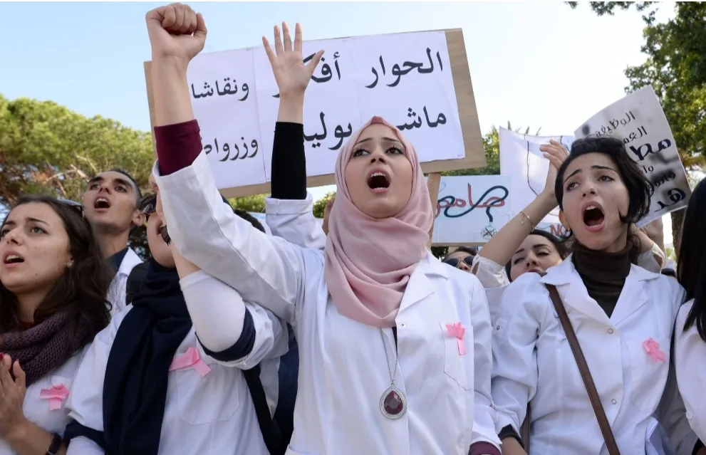 طلبة الطب والصيدلة في جولة جديدة من الحوار مع وزير التعليم العالي الجديد