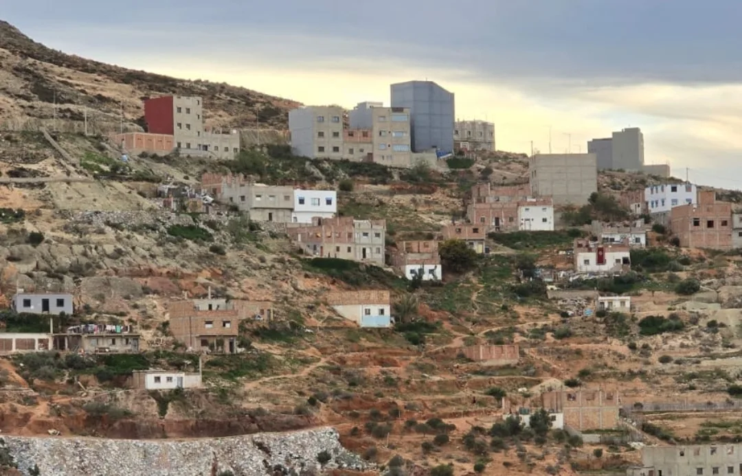 فيديو+صور  :     مجازر التعمير بالحسيمة من يحاسب من ؟؟
