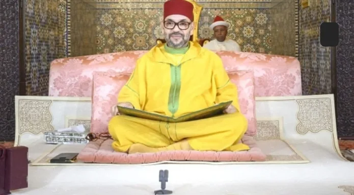 الملك محمد السادس سيؤدي صلاة ليلة القدر والتراويح غدا الخميس جالسا بسبب وضعه الصحي