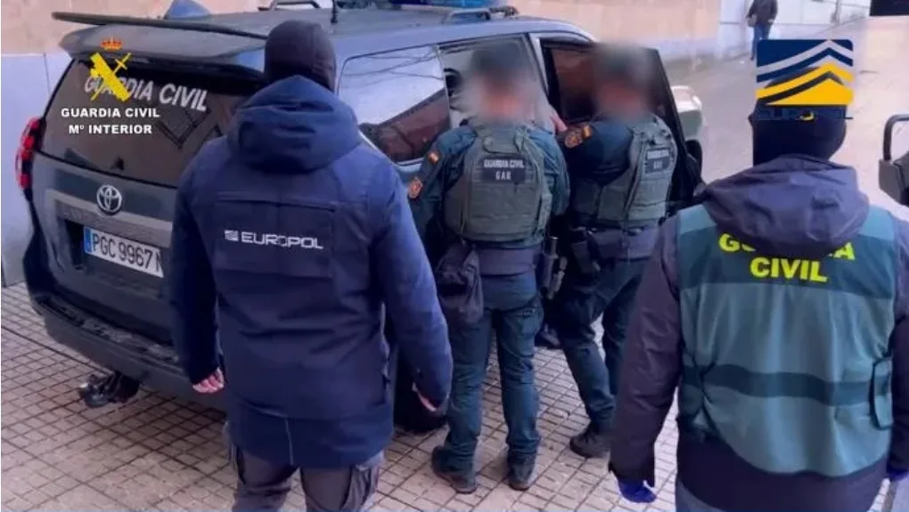 إسبانيا: اعتقال ثلاثة أشخاص بتهمة الإرهاب في عملية أمنية واسعة