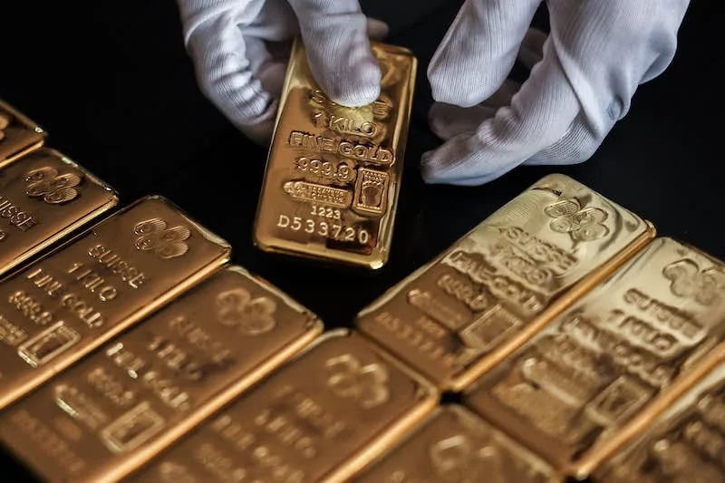 الذهب يواصل الصعود ويسجل ارتفاعًا قياسيًا وسط تصاعد التوترات في الشرق الأوسط