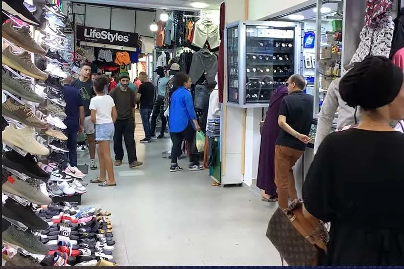 أسواق الناظور قبيل عيد الفطر … حركة ورواج وأثمنة مرتفعة لملابس غير أصلية
