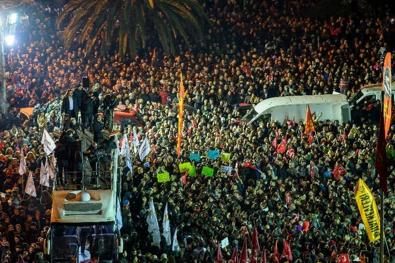 إسطنبول تنتفض احتجاجًا على اعتقال إمام أوغلو ومطالبات برحيل الحكومة