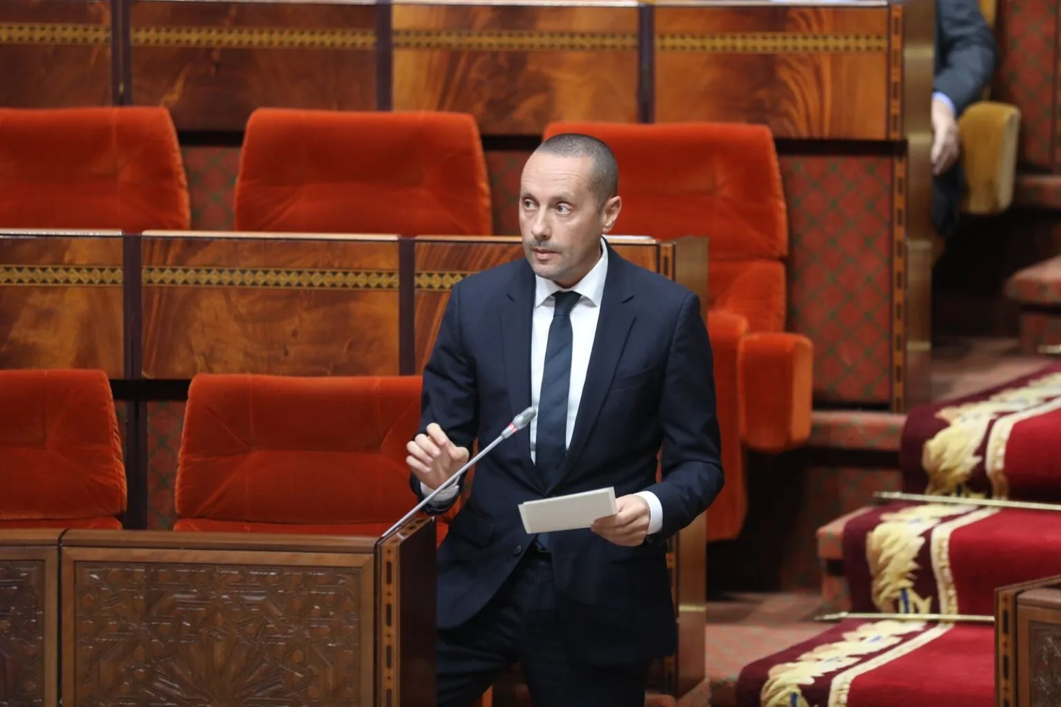 تقنيو الإسعاف الصحي يرفضون التراجع عن الزيادة في الأجور والتعويضات