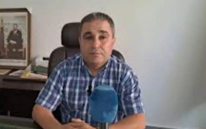 رئيس جماعة عين الصفا بوجدة يتحدى القانون ويعترف بمنح تفويض شخصي لإستعمال سيارات الدولة خارج أوقات العمل