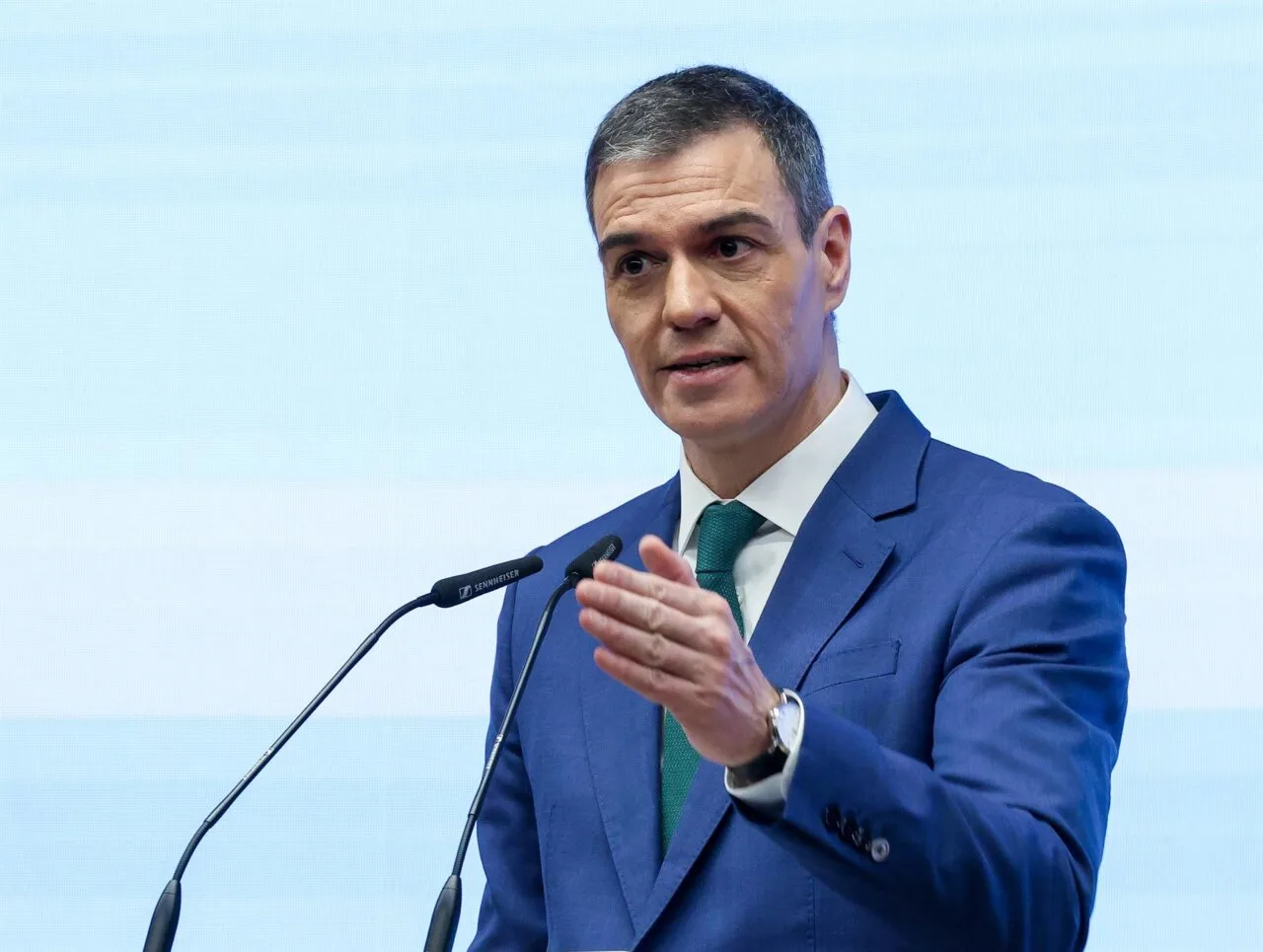 إسبانيا والاتحاد الأوروبي يستعدان لمواجهة الرسوم الجمركية الأمريكية