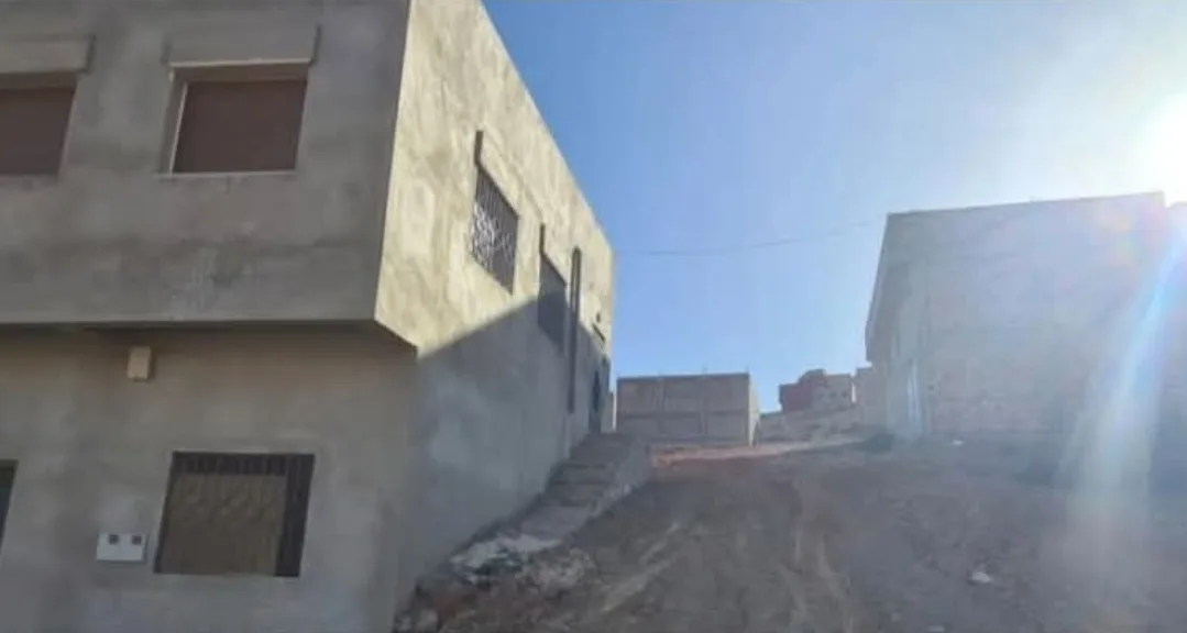 إمزورن :    سكان “إفري-ووها” يستشيطون غضبا بسبب الإقصاء من الكهرباء ويتهمون المسؤولين بالتواطؤ
