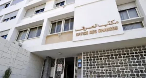 مكتب الصرف يُدقق في تحويلات مالية لمستثمرين مغاربة بالخارج وسط شبهات تهريب أموال