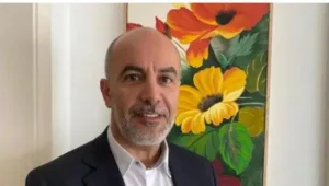 اختراق علمي عالمي يحمل توقيعًا مغربيًا: البروفيسور ميمون عزوز يتلقى الضوء الأخضر من FDA ويُرشَّح لجائزة TMM 2025