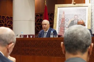 برلماني يقترح منح وزارة الداخلية صلاحية تزكية المرشحين ويصف بعضهم بـ”أصحاب السراويل المقطعة”