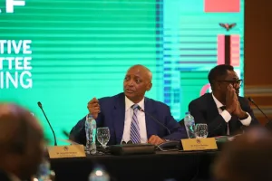 الكاف يلوح بسحب تنظيم كأس إفريقيا 2027 من كينيا وتنزانيا وأوغندا بسبب تأخر الاستعدادات