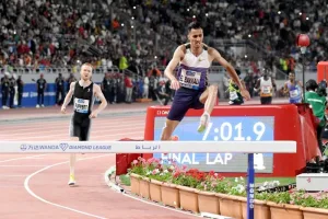 سفيان البقالي يتألق في الرباط ويُهدي المغرب أفضل توقيت عالمي في سباق 3000 متر موانع