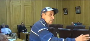 في دورة ماي بجماعة وجدة .. مستشار يفجّرها :   “الجهة الوحيدة المستثمرة في المدينة هي الكلاب الضالة !”