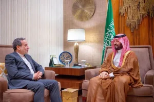 وزير خارجية إيران يزور السعودية وقطر قبل جولة ترامب المرتقبة في المنطقة