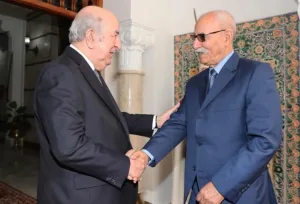 الجزائر تصنع دولة … ثم تكتشف أنها عندها منذ زمن !… قصة رئيس غبي يستقبل زعيم وهمي رخيص !