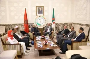 البرلمانيون المغاربة الصباري وتوحتوح واخشيشن ينزلون بالجزائر