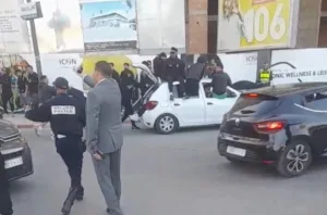 جماهير تحل هذا المساء بالدار البيضاء فوق سيارات لحضور مباراة الوداد والجيش … هل تُهدَر سلامة المواطنين ؟!