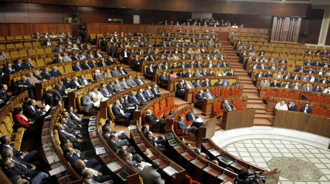 وزراء أشباح في حكومة أخنوش … وحزب الاتحاد الاشتراكي يثير أسماءهم داخل قبة البرلمان