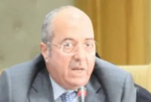 لعبة الكراسي على موائد الكافيار السياسي بإقليم الدريوش  … إجتماع الملياردير والبرلماني مكنيف بمساعديه ومنتخبين حركيين لتأنيبهم !!