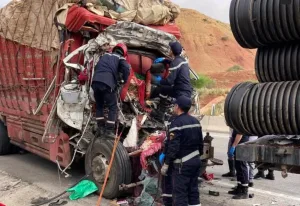 الطريق السيار بين الخميسات ومكناس … حادث مروع قرب وادي بهت يودي بحياة ستة أشخاص