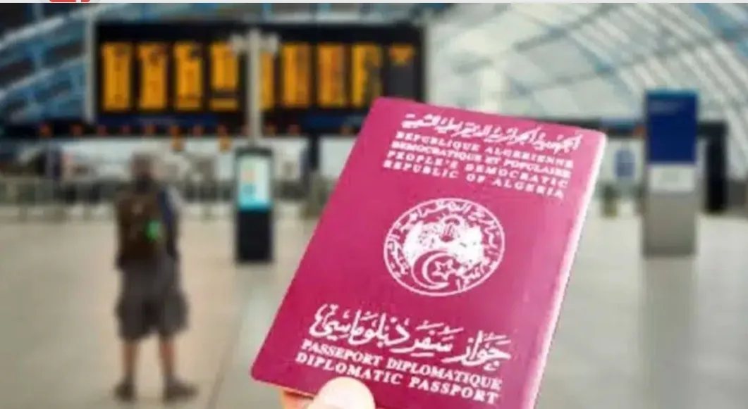 الجزائر تتوعد فرنسا بسبب تعليقها لاتفاق إعفاء حملة الجوازات الدبلوماسية من التأشيرة