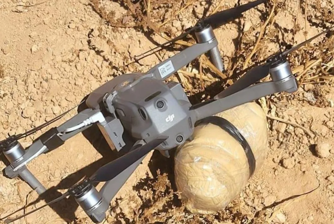 درك بني درار بوجدة يحجز طائرة “درون” محملة بالشيرا ويوقف شخصين قرب الحدود الجزائرية !