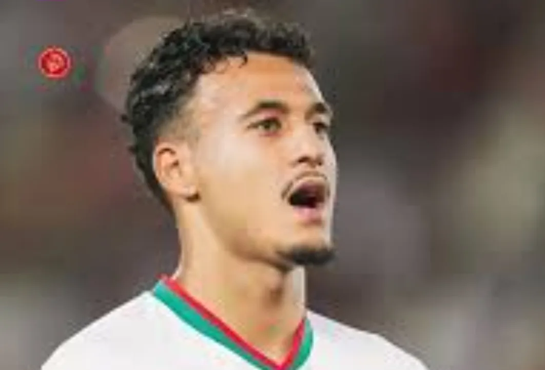 وصفه ب “المورو” … حكم بإدانة مشجع إسباني بالحبس والغرامة والحرمان بعد شتمه للمدافع المغربي عمر الهلالي