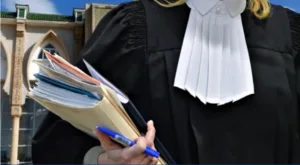 رغم تعليمات رئاسة النيابة العامة … شكاية ضد محامية بهيئة الدار البيضاء نصبت على ضابط شرطة كان معتقلا مصيرها المهملات !!