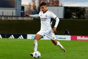أنشيلوتي يستدعي المغربي يوسف الخديم لتعويض الغيابات في ريال مدريد