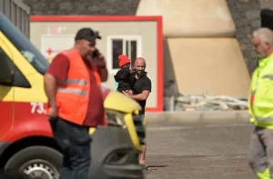 الحكومة الإسبانية تتبنى بروتوكولًا طارئًا بعد توقف دام شهرين عن استقبال القاصرين اللاجئين استجابةً لأمر المحكمة العليا