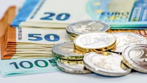 شبكات تهريب العملة تستنفر الجمارك المغربية في مطارات المملكة