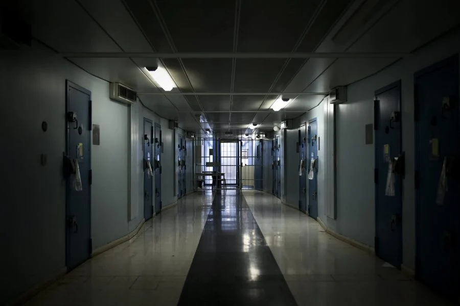 تحقيقات في فرنسا تكشف احتمال تورط “مافيا دي زد” في هجمات على سجون