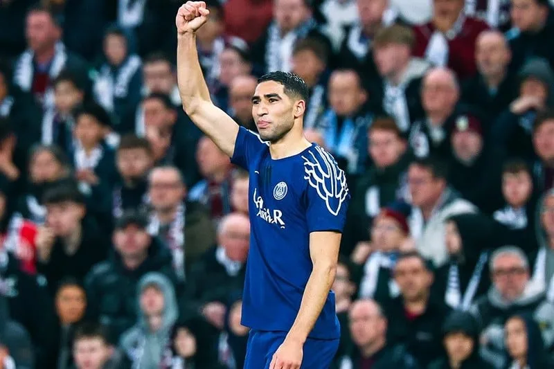أشرف حكيمي يتوج بجائزة أفضل لاعب إفريقي في الدوري الفرنسي