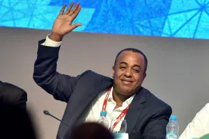 الناصري: سعودي منحني مليارًا و800 مليون سنتيم وإثارة البلبلة تمنعني من كشف هويته