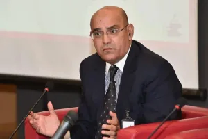 حسن أوريد يدعو إلى توزيع عادل للرموز وتحصين النقاش الهوياتي من الانزلاق