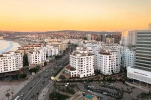 قلق وترقب يخيمان على المنعشين العقاريين بطنجة مع تصاعد حملات مراقبة مخالفات البناء