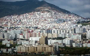 غياب المراحيض العمومية يحرج تطوان ويهدد صورتها كوجهة سياحية رائدة