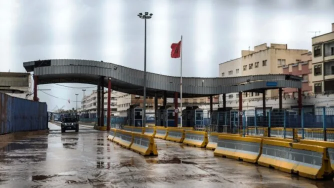 كونفدرالية مقاولات مليلية تطالب مدريد بإعادة فتح المعبر التجاري مع المغرب لإنقاذ اقتصاد المدينة
